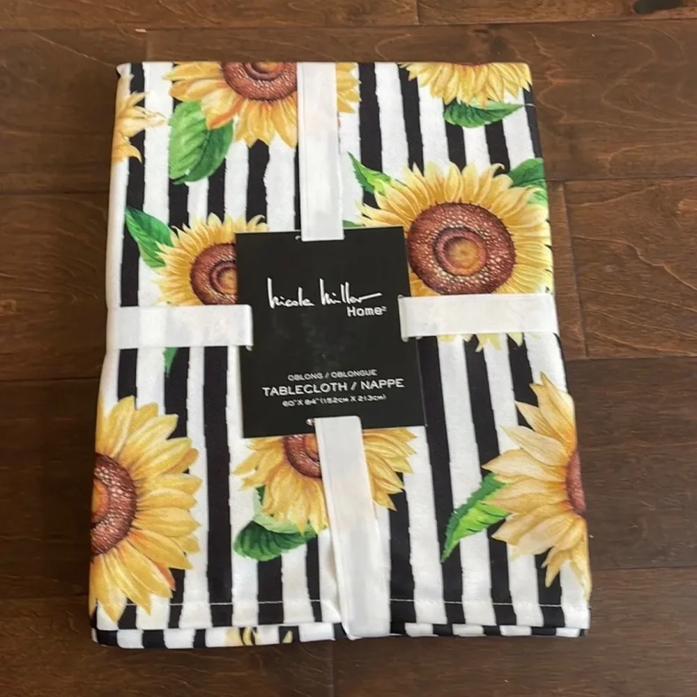Nicole Miller Floral Tablecloth 60”x84” New Fall Sunflowers Thanksgiving Striped